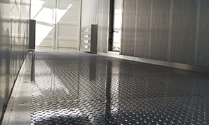 Polished container floor